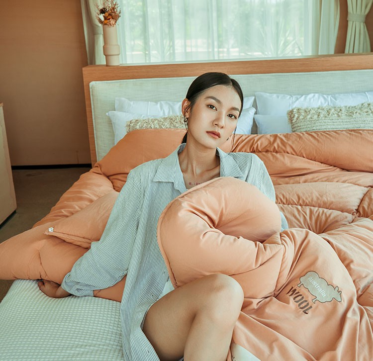 睡美容觉，怎能少了抗菌防螨又温暖助眠的人生就是博-尊龙凯时人生就是博澳洲羊毛被。